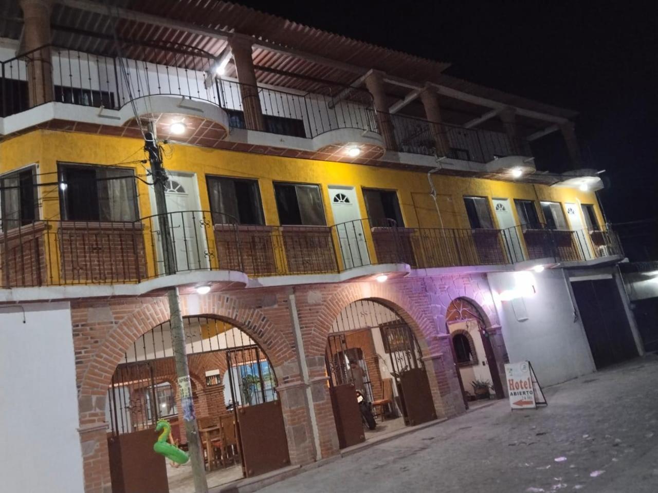 Hotel La Laguna Tequesquitengo Exterior photo